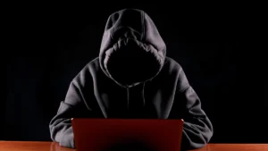 Мошенники наживаются на удалении VK и Max: как скачать без трояна