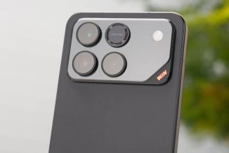 Игровой смартфон HONOR Win предыдущего поколения с активным кулером Ultra Fan