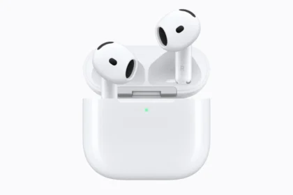 AirPods 5 с зарядным кейсом