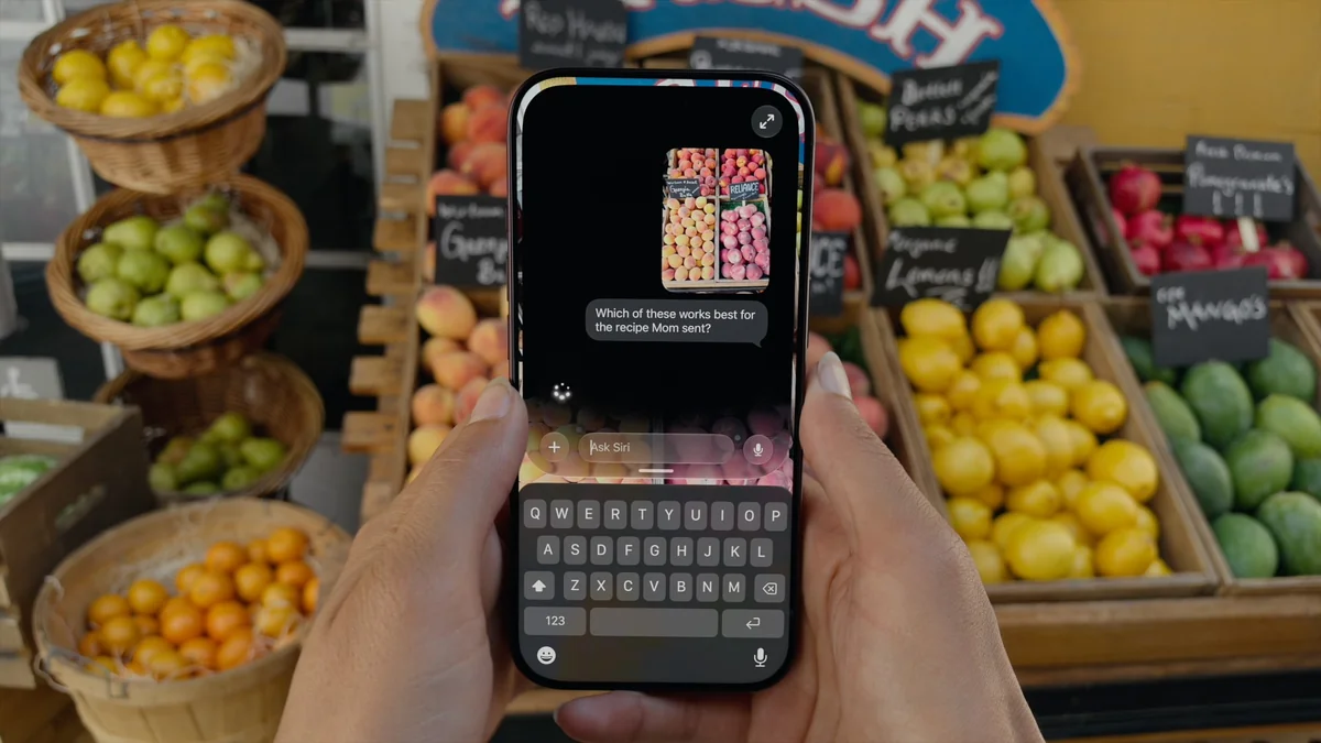Запрос к Siri AI на английском языке на экране iPhone 18 Pro