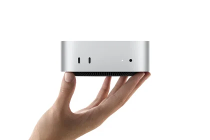 Mac mini на ладони