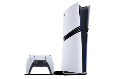PlayStation 5 Pro с геймпадом DualSense — официальное изображение Sony