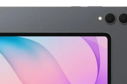 Планшет Samsung Galaxy Tab S12 в сером корпусе, вид сзади и спереди