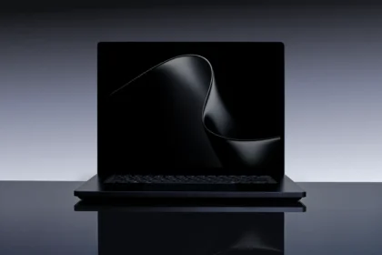 Surface Laptop Ultra в цвете Nightfall