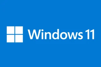 Логотип Windows 11 на фирменном синем фоне
