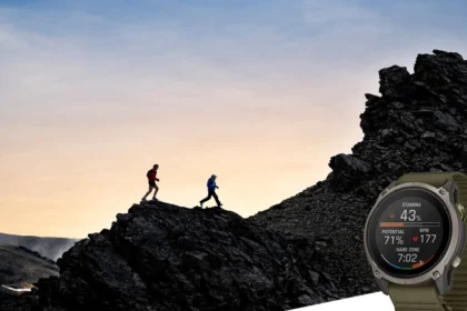 Часы Garmin Enduro 4 на фоне горного хребта
