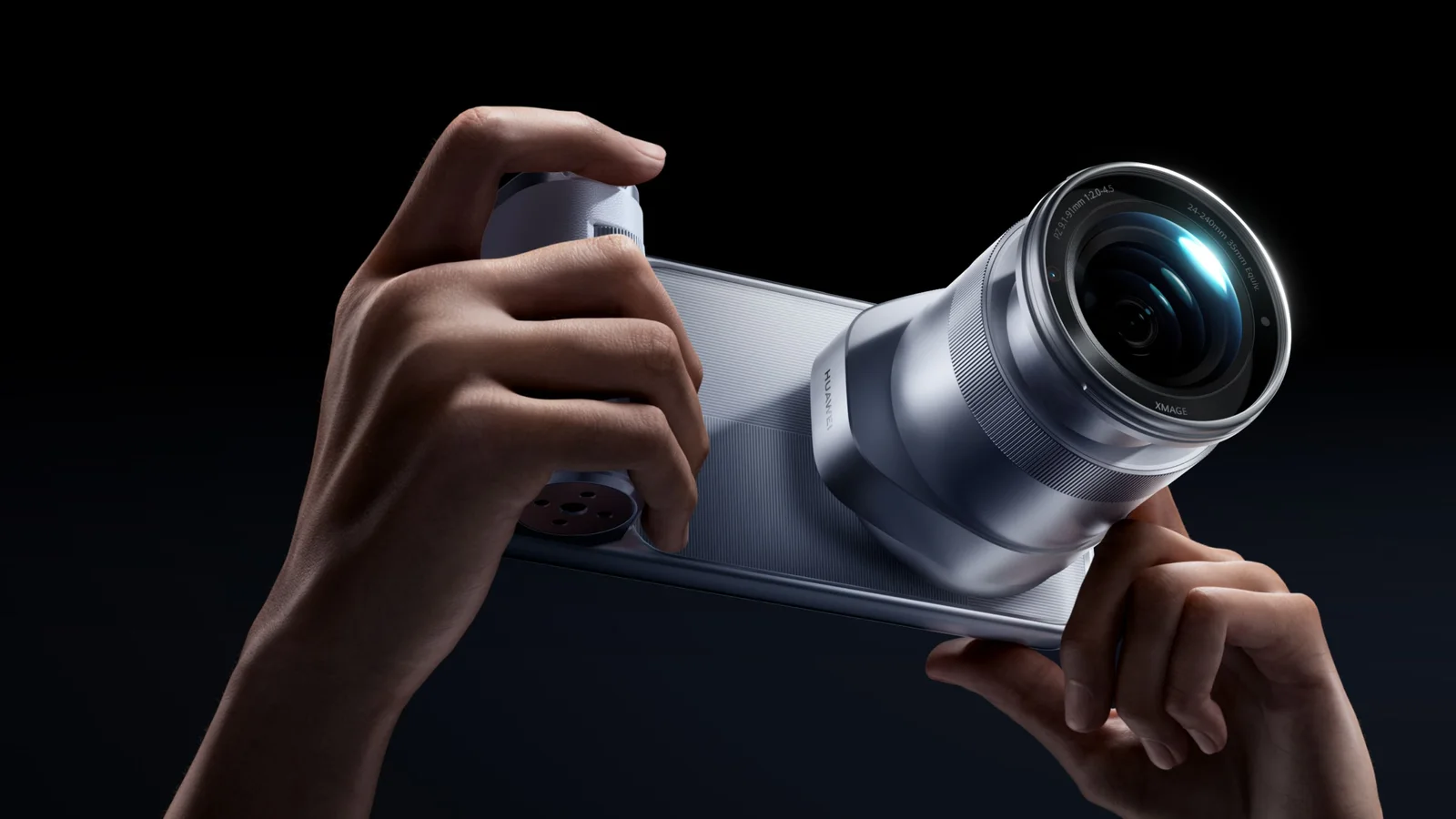 Модульная камера Huawei Ruiying Z10 на смартфоне — официальное фото Huawei