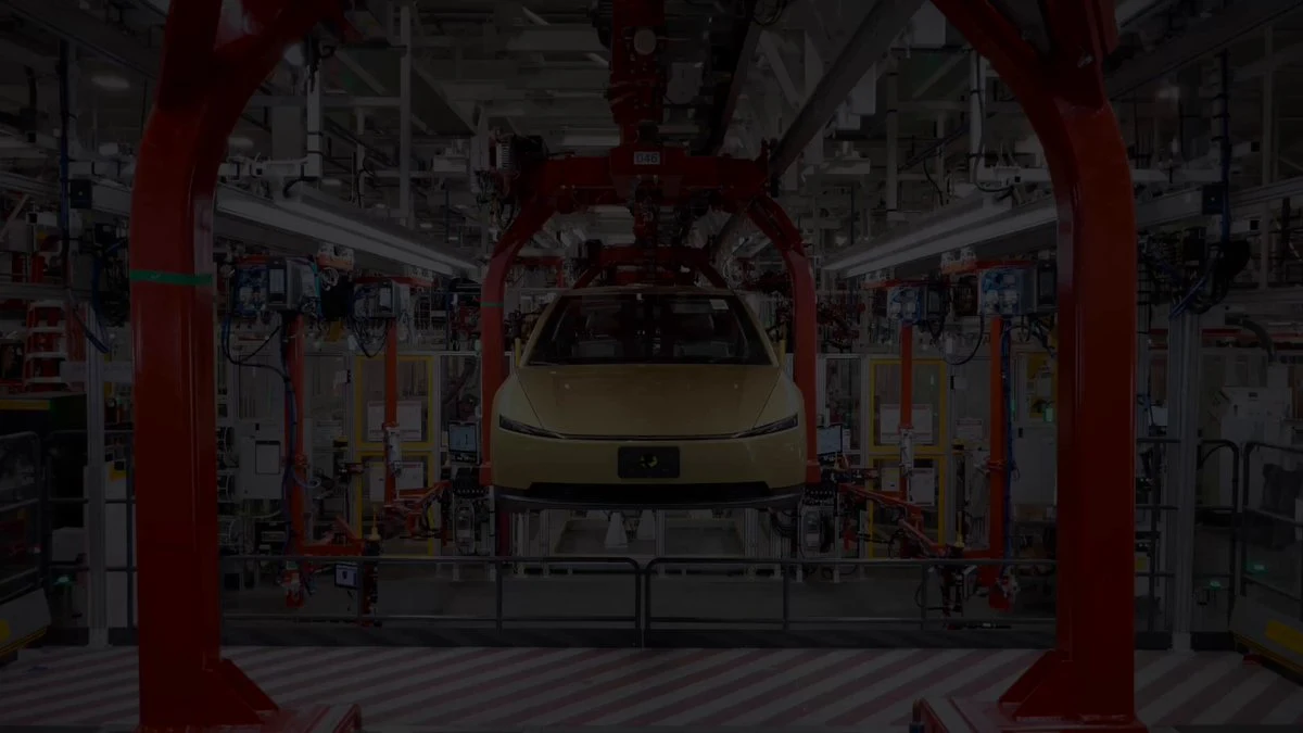 Cybercab на сборочной линии Tesla