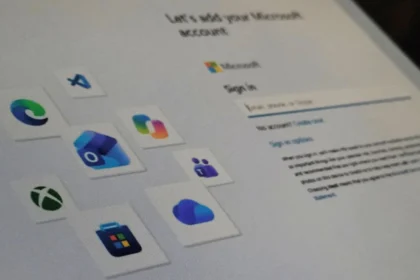 Экран входа в учетную запись Microsoft при установке Windows 11